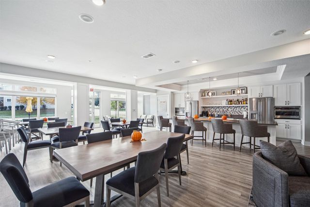 9065 Bishop Drive 117, West Des Moines, IA 50266