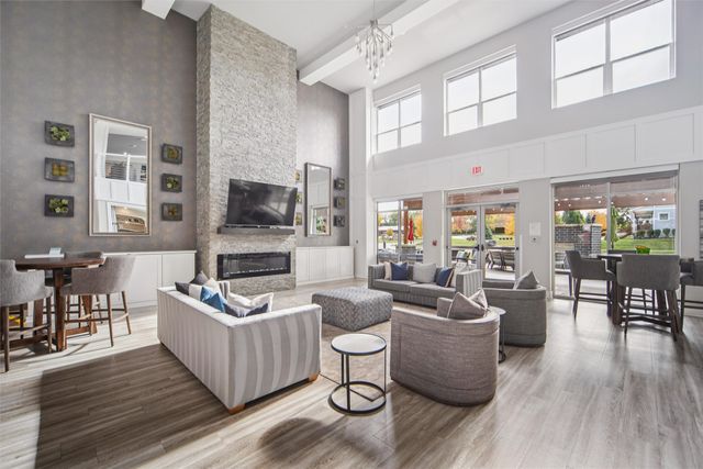 9065 Bishop Drive 117, West Des Moines, IA 50266