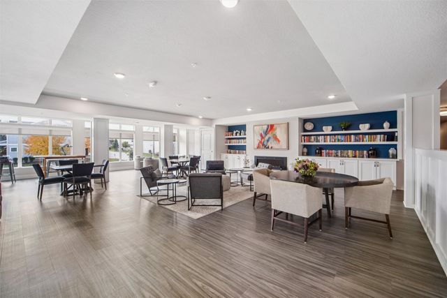 9065 Bishop Drive 117, West Des Moines, IA 50266