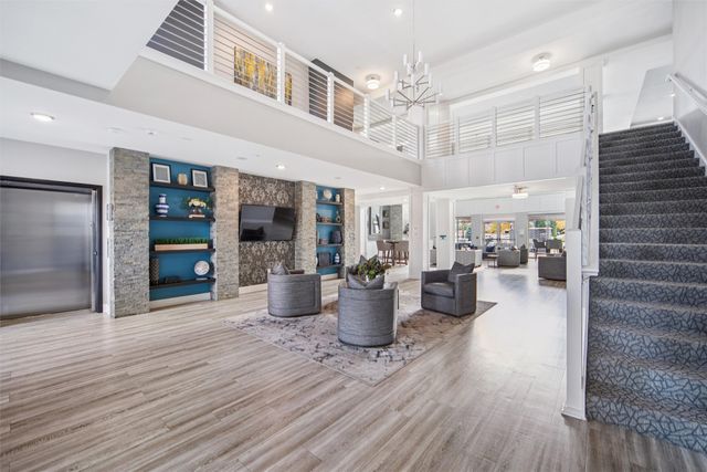 9065 Bishop Drive 117, West Des Moines, IA 50266