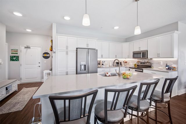 9065 Bishop Drive 117, West Des Moines, IA 50266