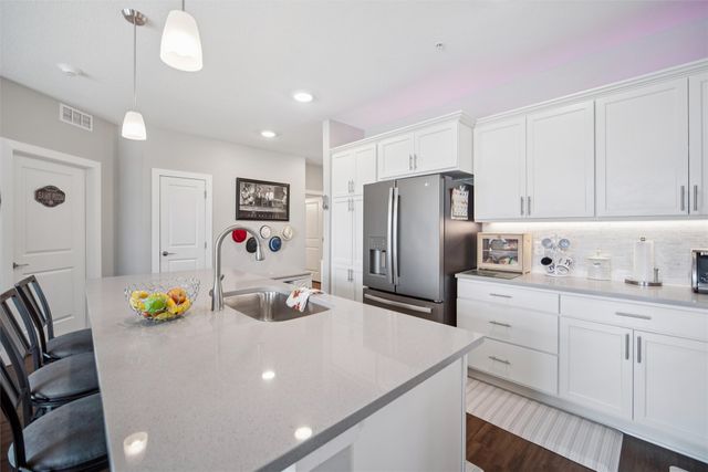 9065 Bishop Drive 117, West Des Moines, IA 50266