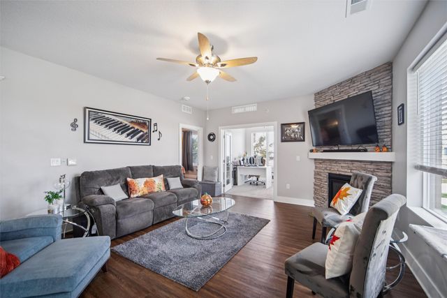 9065 Bishop Drive 117, West Des Moines, IA 50266