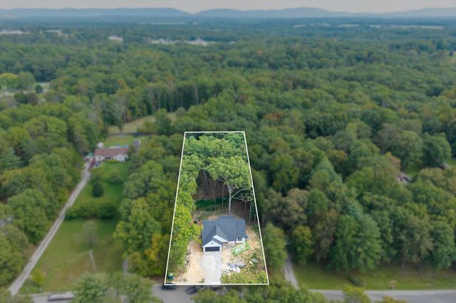 235 Estates Lake Dr, Crossville, TN 38571