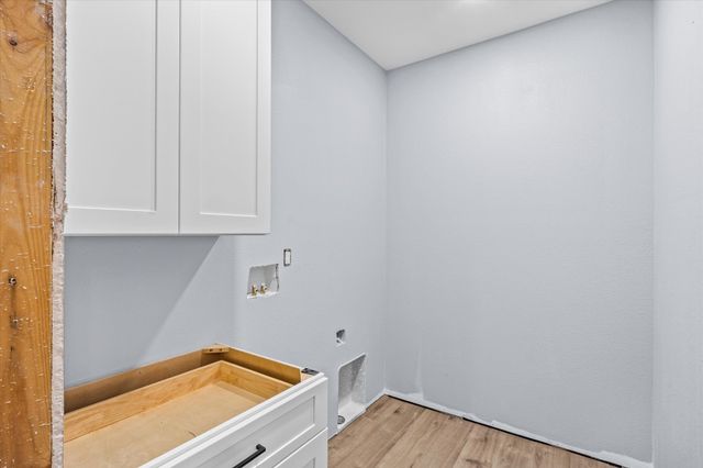 235 Estates Lake Dr, Crossville, TN 38571