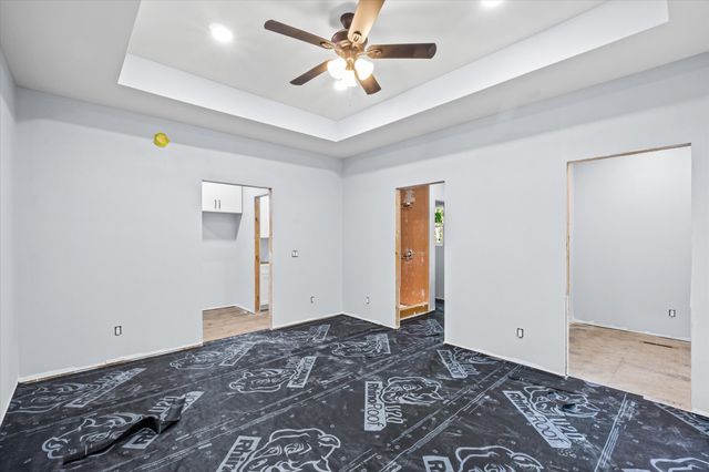 235 Estates Lake Dr, Crossville, TN 38571