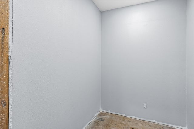 235 Estates Lake Dr, Crossville, TN 38571