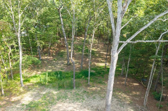 235 Estates Lake Dr, Crossville, TN 38571