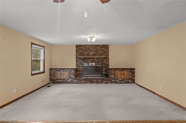 2031 W Pleasant Valley Road, Parma, OH 44134