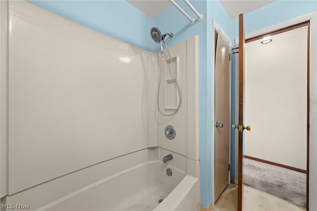 2031 W Pleasant Valley Road, Parma, OH 44134