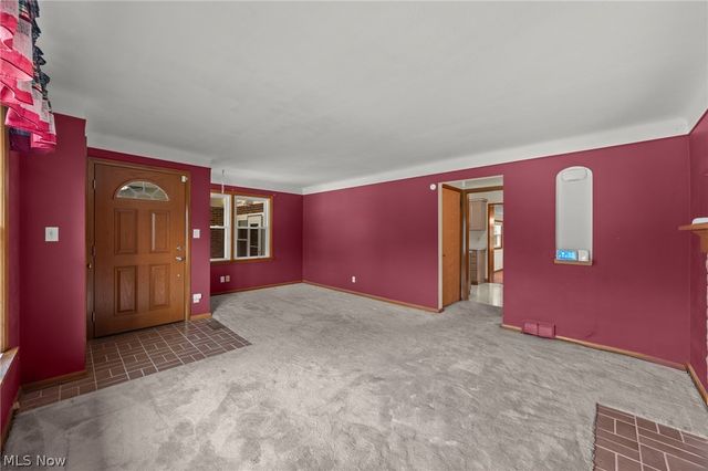 2031 W Pleasant Valley Road, Parma, OH 44134