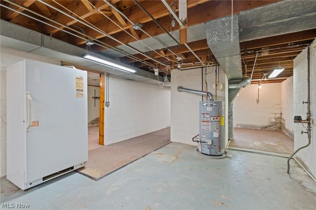 2031 W Pleasant Valley Road, Parma, OH 44134