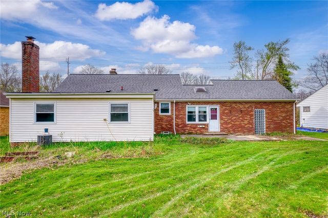 2031 W Pleasant Valley Road, Parma, OH 44134