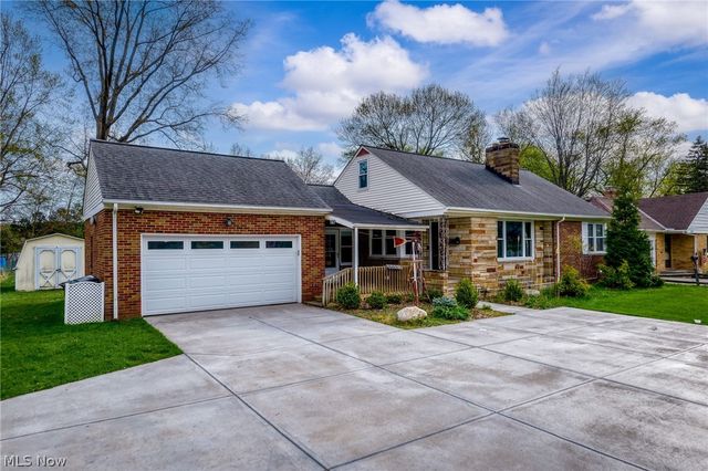 2031 W Pleasant Valley Road, Parma, OH 44134