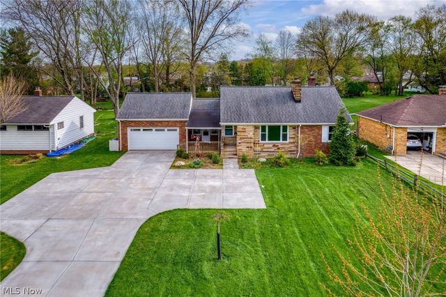 2031 W Pleasant Valley Road, Parma, OH 44134