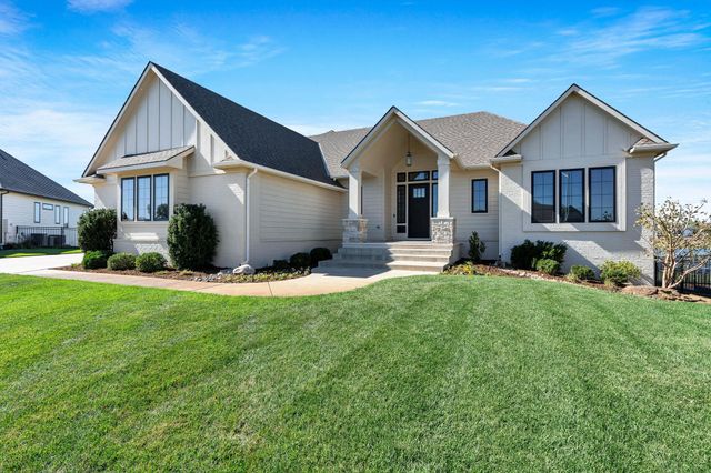 2415 N Paradise Cir, Wichita, KS 67205