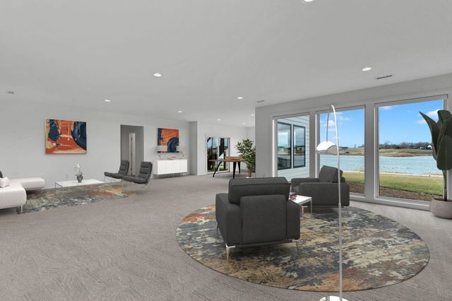 2415 N Paradise Cir, Wichita, KS 67205