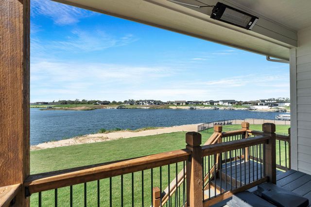 2415 N Paradise Cir, Wichita, KS 67205