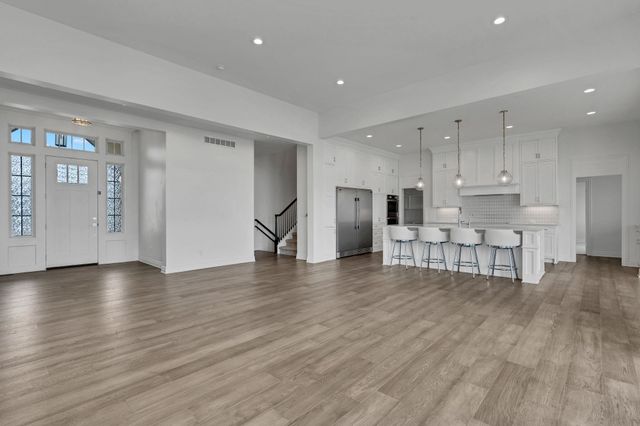 2415 N Paradise Cir, Wichita, KS 67205