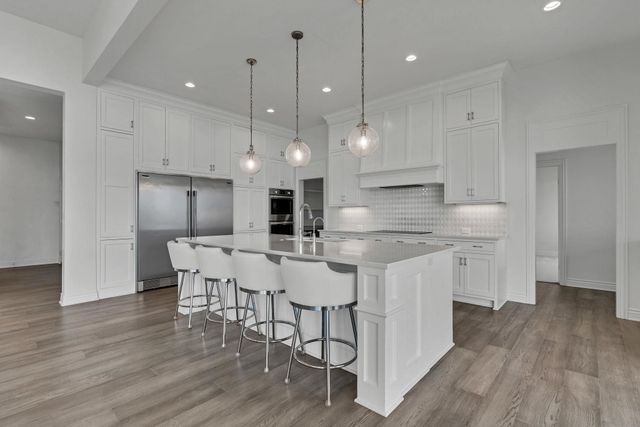 2415 N Paradise Cir, Wichita, KS 67205