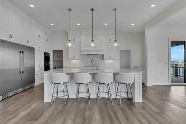 2415 N Paradise Cir, Wichita, KS 67205