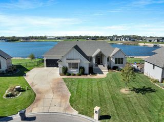 2415 N Paradise Cir, Wichita, KS 67205