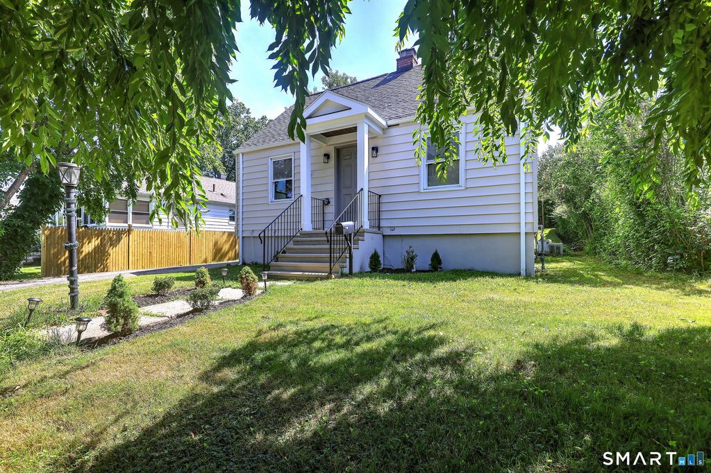 18 Drake Street, Stratford, CT 06614
