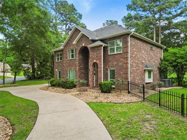 300 Broadmoor Drive, Huntsville, TX 77340