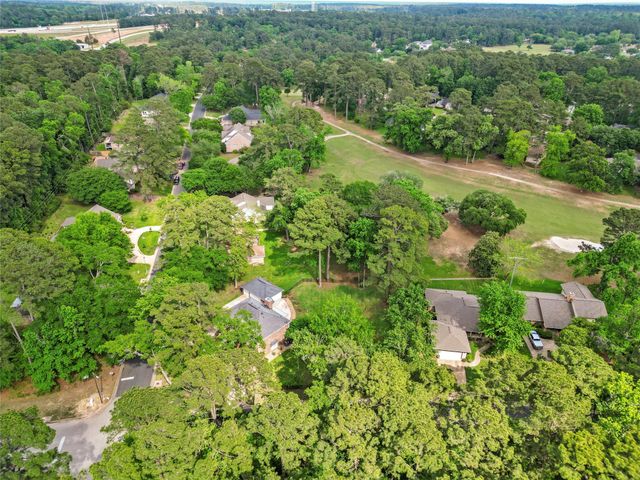 300 Broadmoor Drive, Huntsville, TX 77340