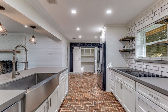 10008 Tim Tam Circle, Dallas, TX 75229