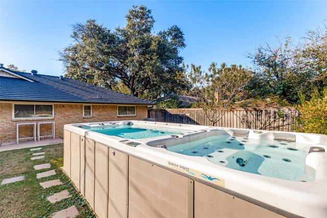 10008 Tim Tam Circle, Dallas, TX 75229