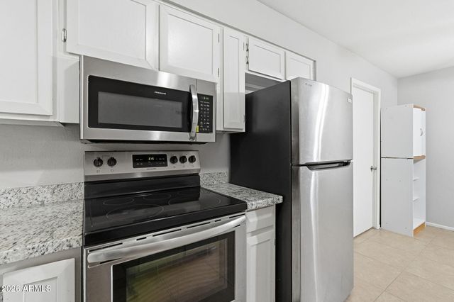 5824 S COLLEGE Avenue, Tempe, AZ 85283