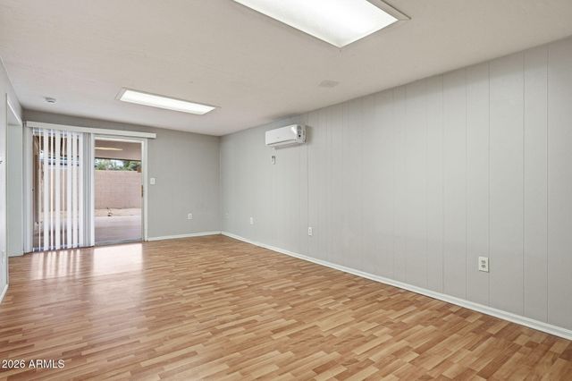 5824 S COLLEGE Avenue, Tempe, AZ 85283