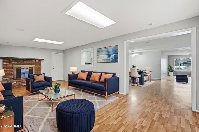 5824 S COLLEGE Avenue, Tempe, AZ 85283