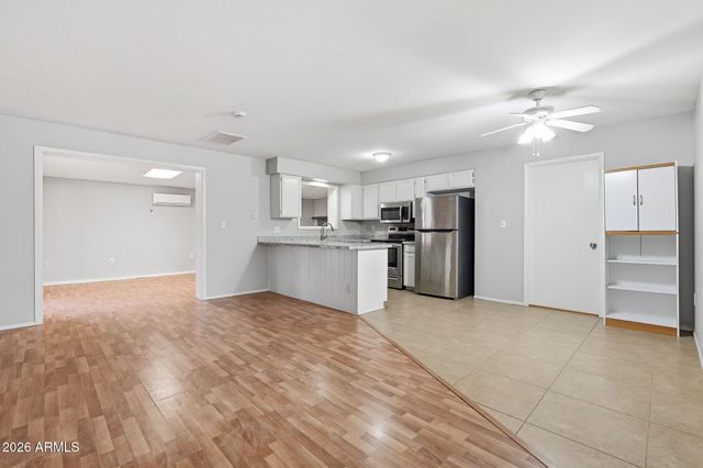 5824 S COLLEGE Avenue, Tempe, AZ 85283