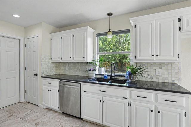 608 NW 174th Street, Edmond, OK 73012