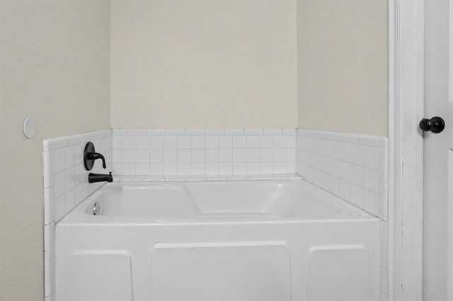 608 NW 174th Street, Edmond, OK 73012