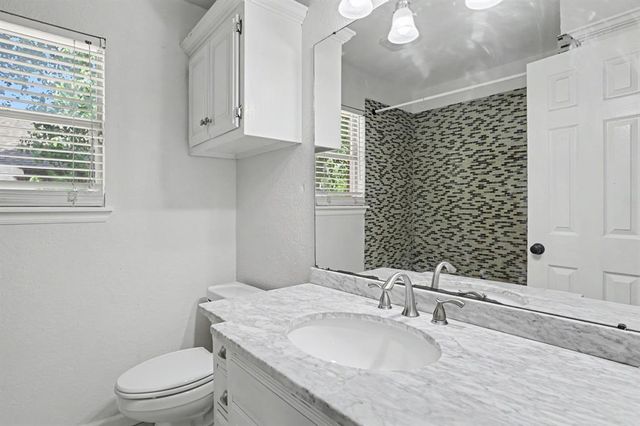 608 NW 174th Street, Edmond, OK 73012