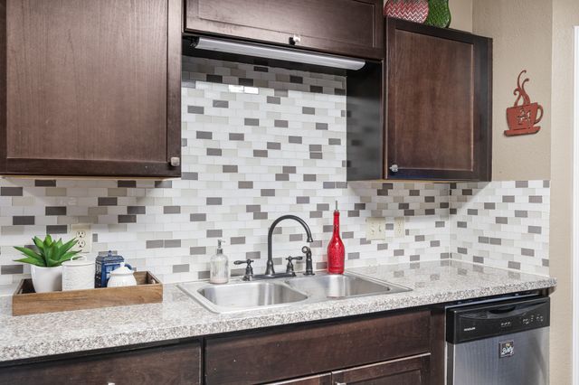 2877 Fenwick Street, Grand Prairie, TX 75052