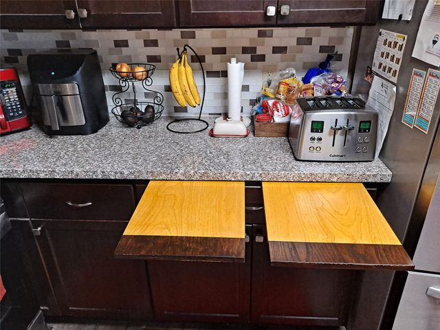 2877 Fenwick Street, Grand Prairie, TX 75052