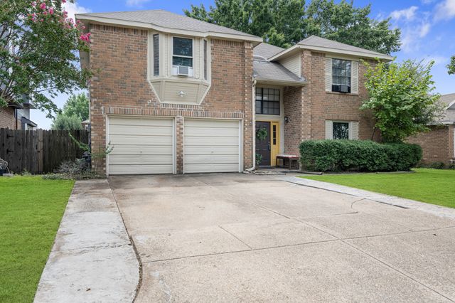 2877 Fenwick Street, Grand Prairie, TX 75052