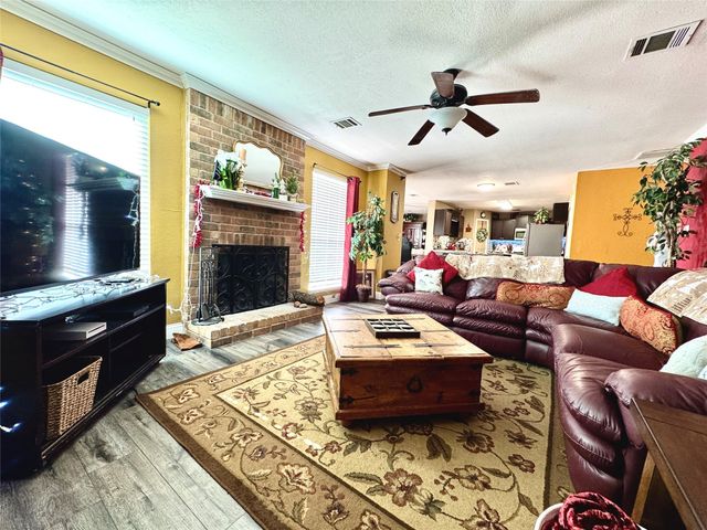 2877 Fenwick Street, Grand Prairie, TX 75052