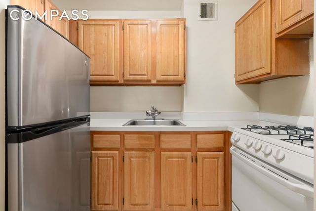 2044 Madison Avenue, New York City, NY 10035