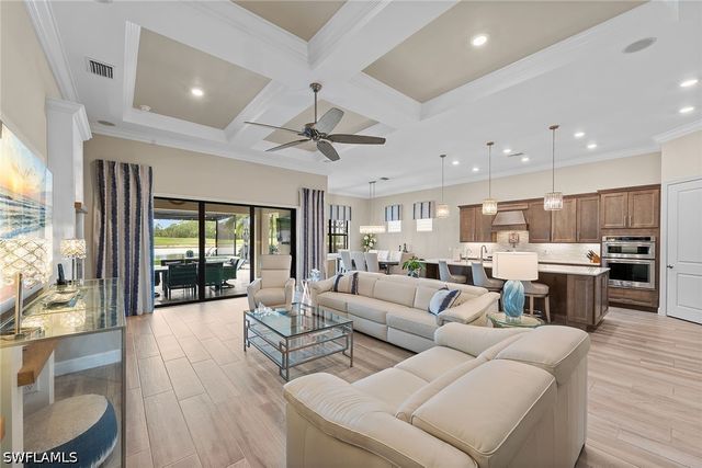 9573 Everglades DR, Naples, FL 34120