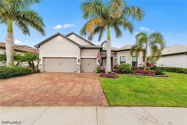 9573 Everglades DR, Naples, FL 34120