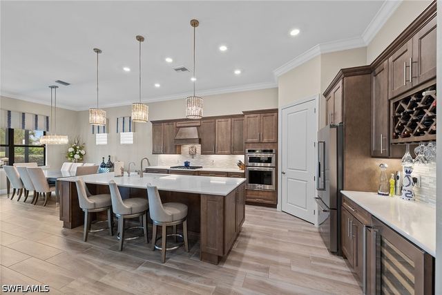 9573 Everglades DR, Naples, FL 34120