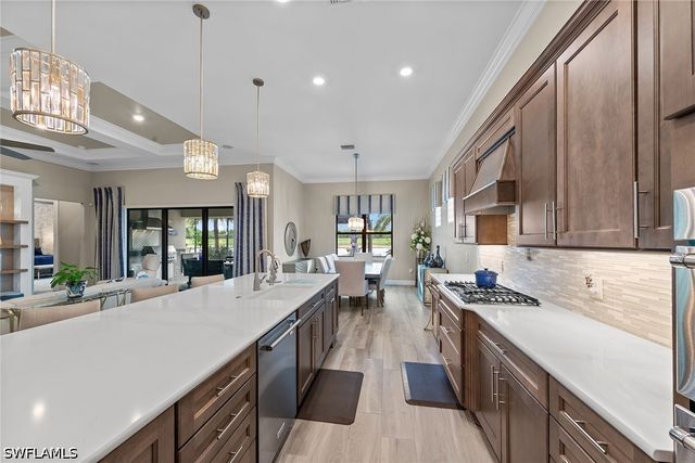 9573 Everglades DR, Naples, FL 34120