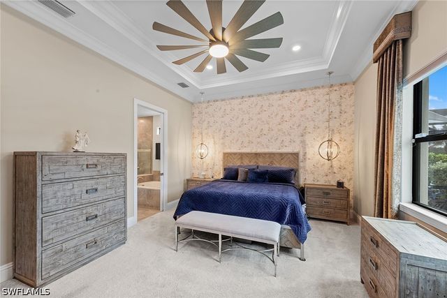 9573 Everglades DR, Naples, FL 34120