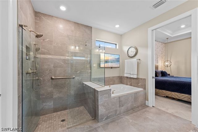 9573 Everglades DR, Naples, FL 34120