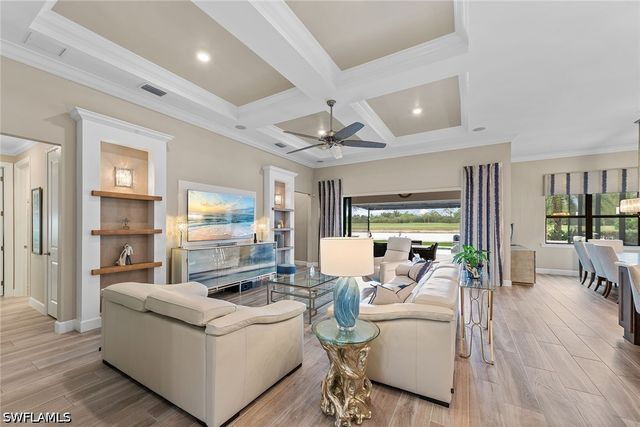 9573 Everglades DR, Naples, FL 34120